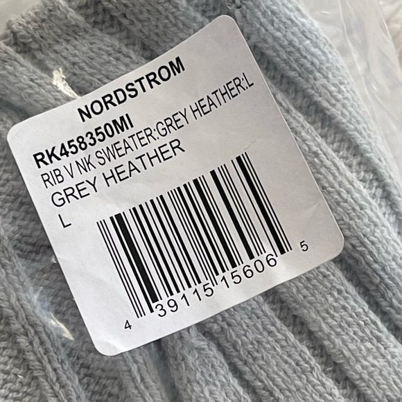 Bound Nordstrom NWT ribbed v neck Heather grey lightweight sweater - Picture 5 of 6